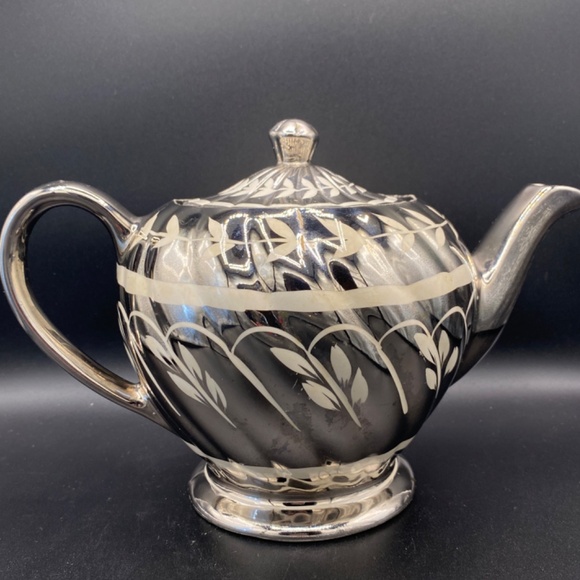 Sadler Tea Pot #1601 B silver swirl with white leaves VTG 1940's UK - Picture 3 of 8